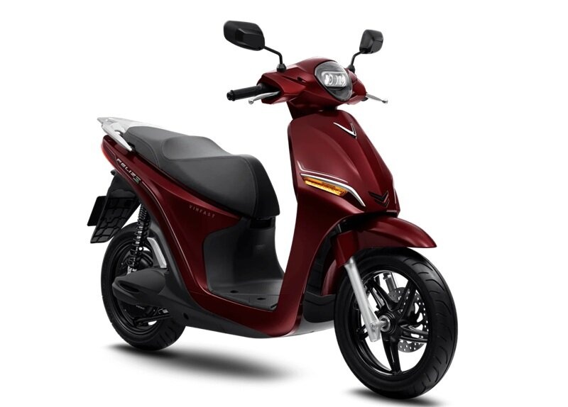Giá xe máy điện VinFast Feliz S giảm chạm đáy, chạy khỏe, pin trâu 198 km/lần sạc