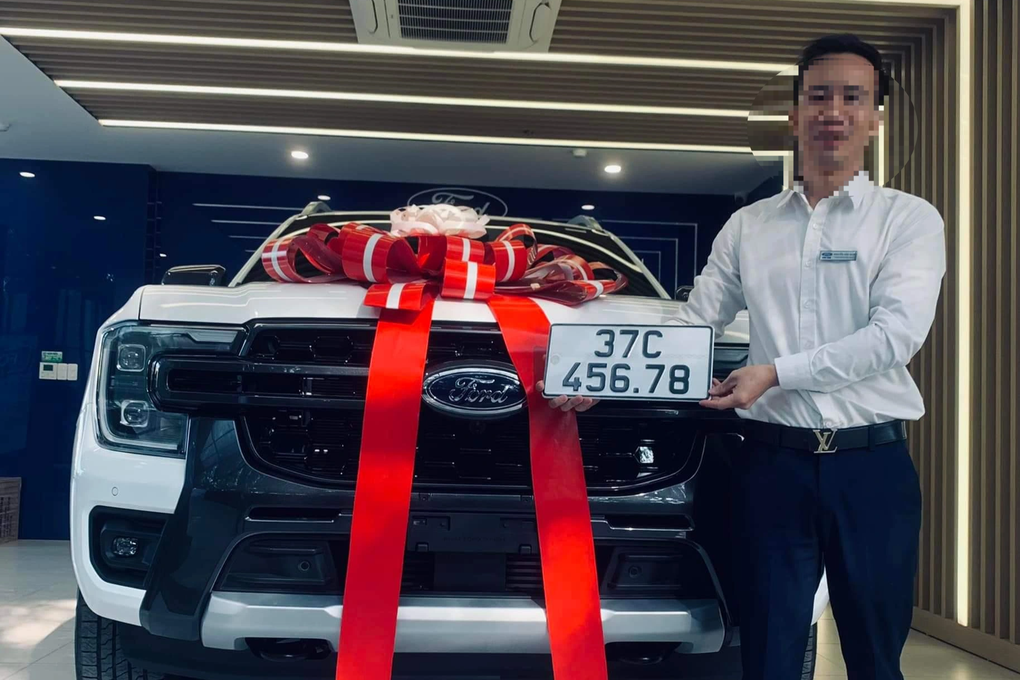 Tặng bố mẹ ô tô, cô gái Nghệ An bốc được biển đẹp khiến cộng đồng xuýt xoa - 3 Tặng bố mẹ ô tô, cô gái Nghệ An bốc được biển đẹp khiến cộng đồng xuýt xoa - 3