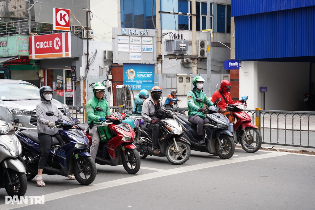 Doanh nghiệp TPHCM nêu thách thức khi chuyển đổi xe điện - 1 Doanh nghiệp TPHCM nêu thách thức khi chuyển đổi xe điện - 1