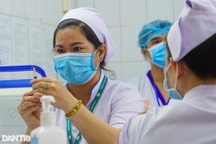 Bộ Y tế yêu cầu đẩy nhanh tiến độ tiêm vắc xin Covid-19