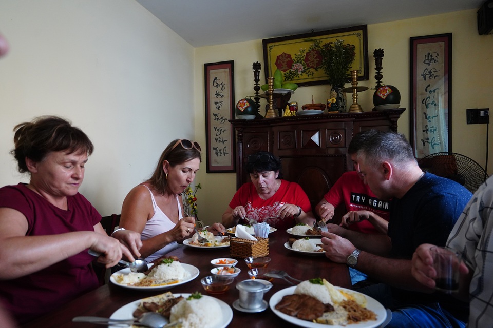 Chuyến xuất hành đầy niềm tin và trải nghiệm khó quên của đoàn khách quốc tế - 10 Chuyến xuất hành đầy niềm tin và trải nghiệm khó quên của đoàn khách quốc tế - 10