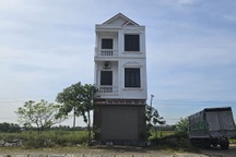 Xây nhầm nhà 3 tầng lên đất... người khác