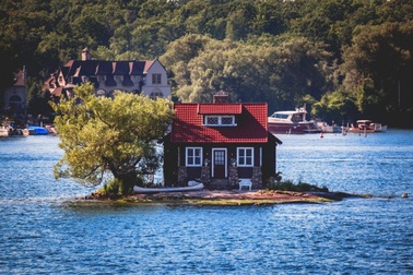 Những ngôi nhà kỳ dị đến khó tin