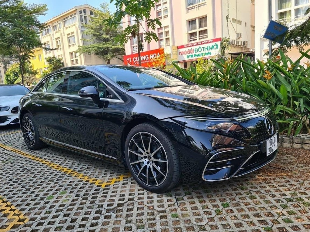 Mercedes-Benz EQS 450+ siêu lướt chào bán rẻ hơn xe mới 300 triệu đồng - 1 Mercedes-Benz EQS 450+ siêu lướt chào bán rẻ hơn xe mới 300 triệu đồng - 1