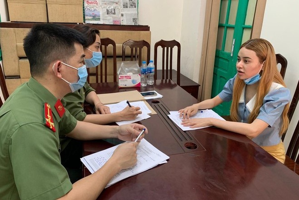 Hà Nội: Nữ sinh thuê nhà cho gần 20 người Trung Quốc nhập cảnh chui ở - 1 Hà Nội: Nữ sinh thuê nhà cho gần 20 người Trung Quốc nhập cảnh chui ở - 1