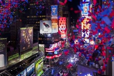 New York thắp sáng quả cầu pha lê đón 2014