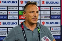 HLV Myanmar hết lời khen ngợi đội tuyển Việt Nam