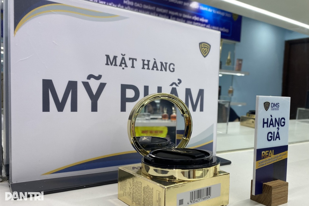 Vì sao hàng giả, hàng nhái vẫn tràn lan mà không xử lý được? - 2 Vì sao hàng giả, hàng nhái vẫn tràn lan mà không xử lý được? - 2