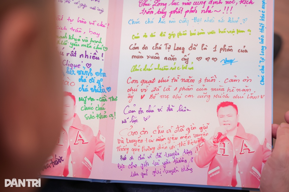 Danh hài Tự Long: Quá khứ phụ hồ, tuổi 52 là idol của giới trẻ - 7 Danh hài Tự Long: Quá khứ phụ hồ, tuổi 52 là idol của giới trẻ - 7