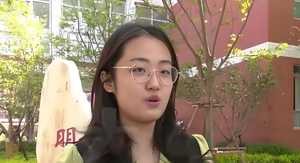 Con gái đỗ đại học danh giá, cha mẹ mới dám mua... chiếc tivi đầu tiên - 1 Con gái đỗ đại học danh giá, cha mẹ mới dám mua... chiếc tivi đầu tiên - 1