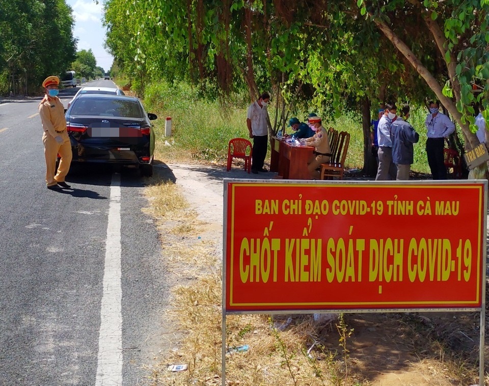 Chủ tịch Cà Mau: Tuyệt đối không để dân lơ là phòng chống dịch Covid-19 - 1 Chủ tịch Cà Mau: Tuyệt đối không để dân lơ là phòng chống dịch Covid-19 - 1