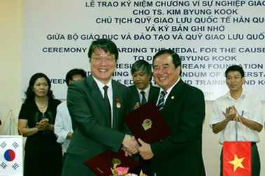 Hàn Quốc dành 100.000USD để trao học bổng cho HS, SV Việt Nam