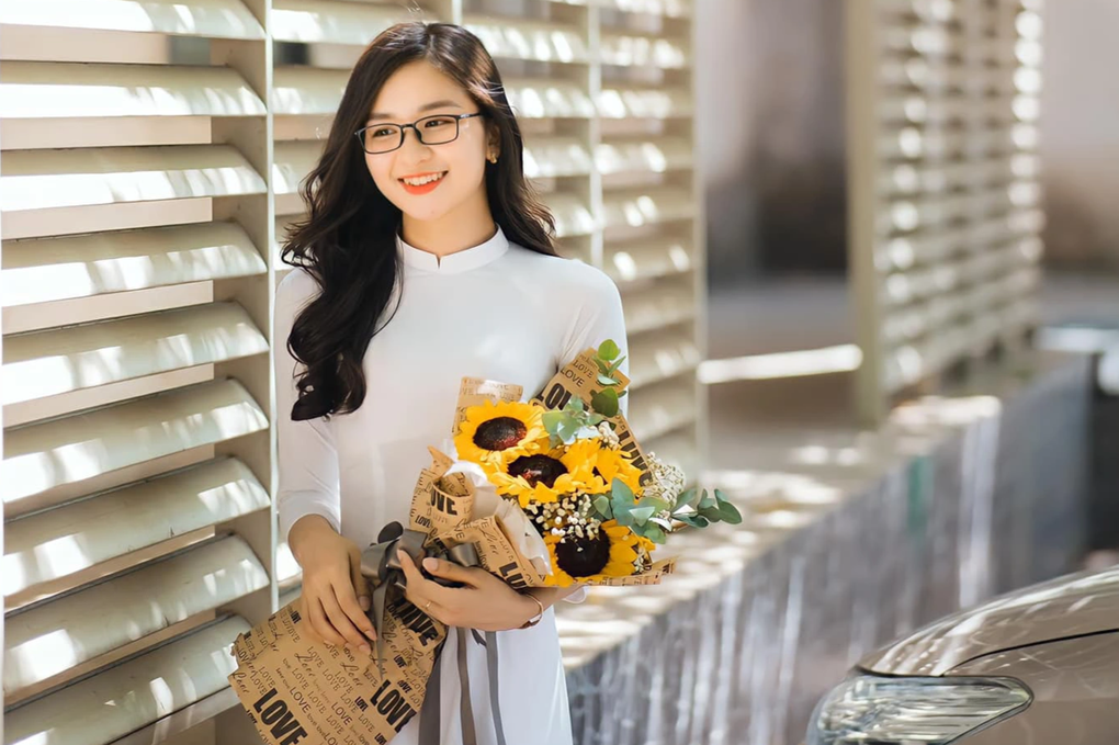 Cô giáo trẻ xinh đẹp xôn xao cộng đồng mạng với nét chữ đẹp đến khó tin - 6 Cô giáo trẻ xinh đẹp xôn xao cộng đồng mạng với nét chữ đẹp đến khó tin - 6