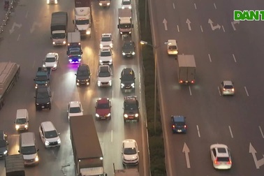 Các điểm đen giao thông ở Hà Nội không ùn tắc trong ngày làm việc cuối năm
