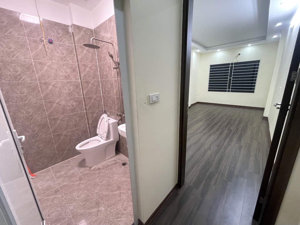 Giảng viên mua hụt nhà đất, ngỡ ngàng giá chênh 100 triệu đồng sau 1 ngày - 2 Giảng viên mua hụt nhà đất, ngỡ ngàng giá chênh 100 triệu đồng sau 1 ngày - 2