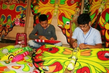 Mở tour du lịch khám phá diều Huế