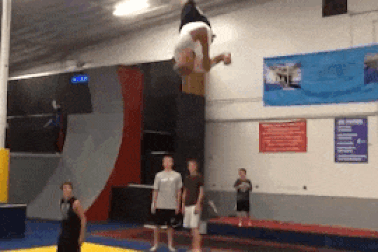 Clip: “Tròn mắt” với khả năng bật nảy của ông cụ U70