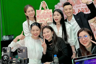 Phiên livestream thu 72 tỷ đồng của cặp đôi Việt: Hoa hồng có thể ra sao?