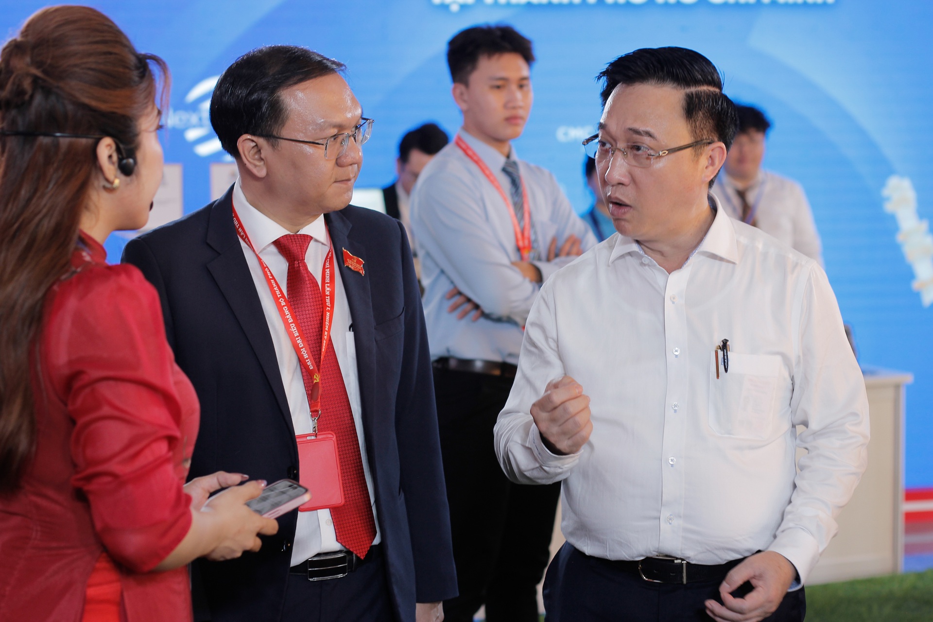 جب ویتنامی ڈرون، روبوٹ اور چپس HCMC ٹیکنالوجی نمائش میں Khi drone, robot và chip Việt “lên sóng” tại triển lãm công nghệ TPHCM - 12