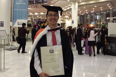 “Thủ khoa đại học bây giờ ra sao?”: Rạng danh xứ người