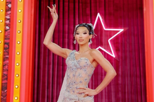 Nghệ sĩ giả gái gốc Việt gây chú ý tại show truyền hình Mỹ