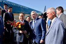 Chủ tịch Quốc hội Trần Thanh Mẫn đến Moscow, bắt đầu thăm chính thức Nga