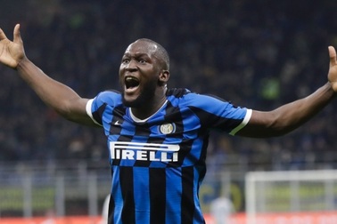 Lukaku đá như “lên đồng”, Inter đòi lại ngôi đầu từ Juventus
