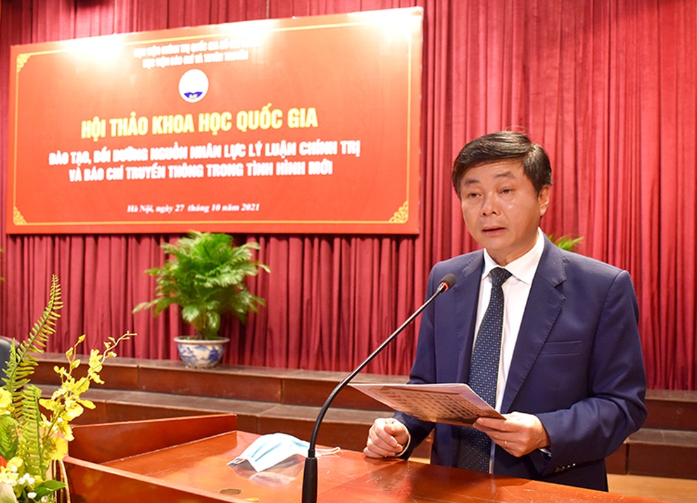 Đào tạo nhân lực báo chí vững như kiềng 3 chân trong tình hình mới - 5 Đào tạo nhân lực báo chí vững như kiềng 3 chân trong tình hình mới - 5