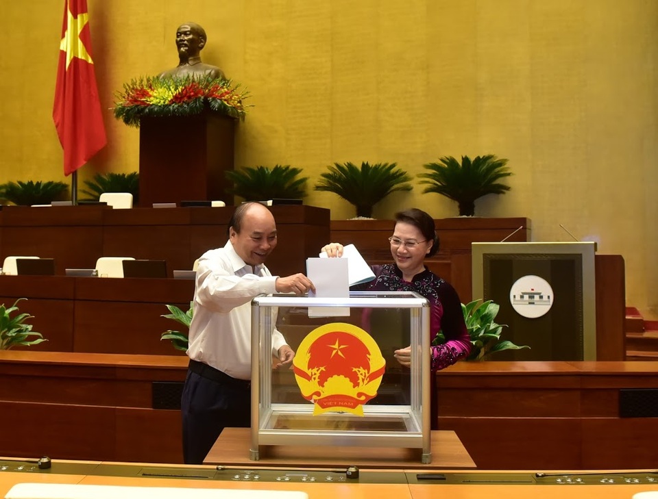 21 thành viên Hội đồng bầu cử Quốc gia ra mắt Quốc hội - 1 21 thành viên Hội đồng bầu cử Quốc gia ra mắt Quốc hội - 1
