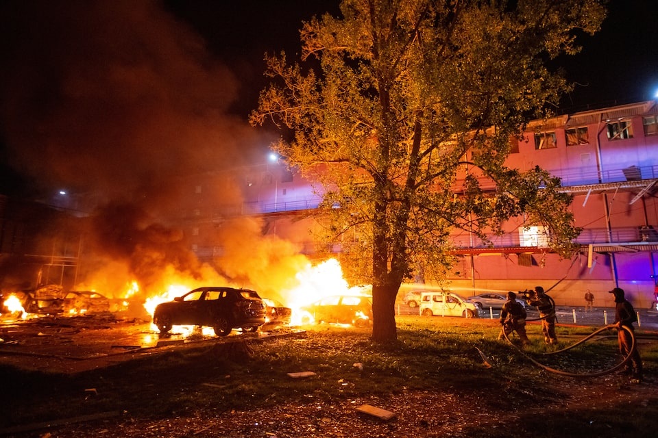Sát thủ trên không của Nga lột xác: Lá chắn phòng thủ Ukraine lung lay - 1