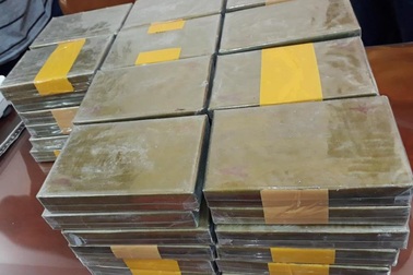 Vụ phá đường dây ma túy “khủng”: Mỗi lần giao dịch 100 - 150 bánh heroin