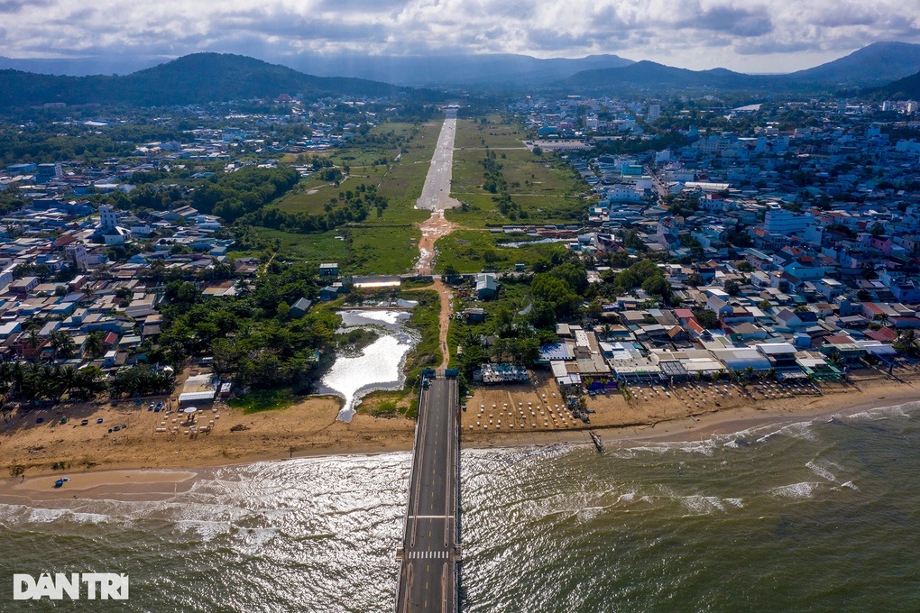 Chủ tịch Kiên Giang lên tiếng vụ cảng khách nghìn tỷ Phú Quốc lụt tiến độ - 2 Chủ tịch Kiên Giang lên tiếng vụ cảng khách nghìn tỷ Phú Quốc lụt tiến độ - 2