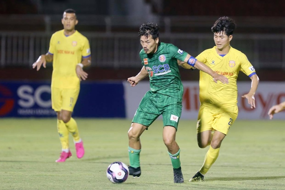 Cựu tuyển thủ Nhật Bản mờ nhạt, Sài Gòn FC thua đậm CLB Nam Định - 4 Cựu tuyển thủ Nhật Bản mờ nhạt, Sài Gòn FC thua đậm CLB Nam Định - 4