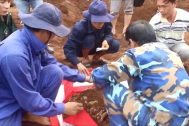 Những người lính vượt rừng xanh, núi thẳm đi tìm hài cốt liệt sĩ