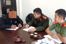 Bị bắt vì vượt đèn đỏ, thanh niên lên mạng xúc phạm CSGT