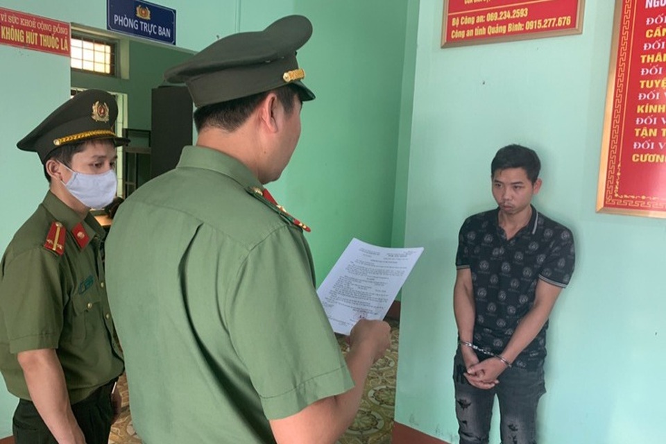 Khởi tố đối tượng đưa 9 người Trung Quốc nhập cảnh trái phép vào Việt Nam - 1 Khởi tố đối tượng đưa 9 người Trung Quốc nhập cảnh trái phép vào Việt Nam - 1