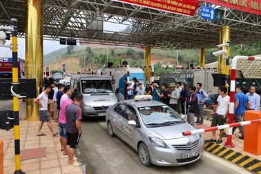 Bộ Giao thông lên tiếng về "hỗn loạn" tại trạm BOT Hòa Lạc - Hòa Bình