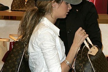 Ngắm bộ sưu tập túi Louis Vuitton của Ashley Tisdale