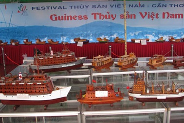 Độc đáo bộ sản phẩm kỷ lục về các phương tiện đường thủy 