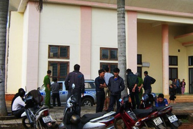 Thanh tra giao thông tự vẫn khi bị điều tra nghi án nhận hối lộ