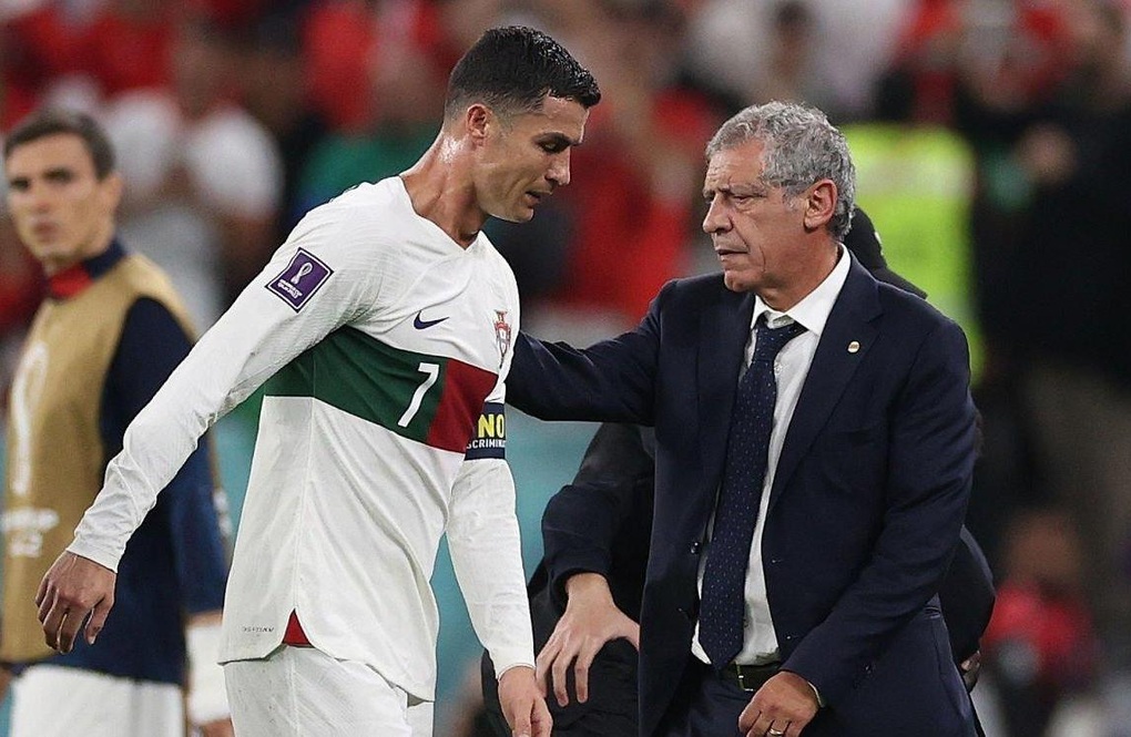 Động thái gây sốc của C.Ronaldo khi tuyển Bồ Đào Nha sa thải HLV - 1 Động thái gây sốc của C.Ronaldo khi tuyển Bồ Đào Nha sa thải HLV - 1