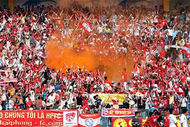 CĐV Hải Phòng muốn bầu Hiển phải “thèm”