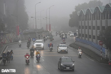 Miền Bắc mưa phùn và sương mù, miền Nam nắng nóng