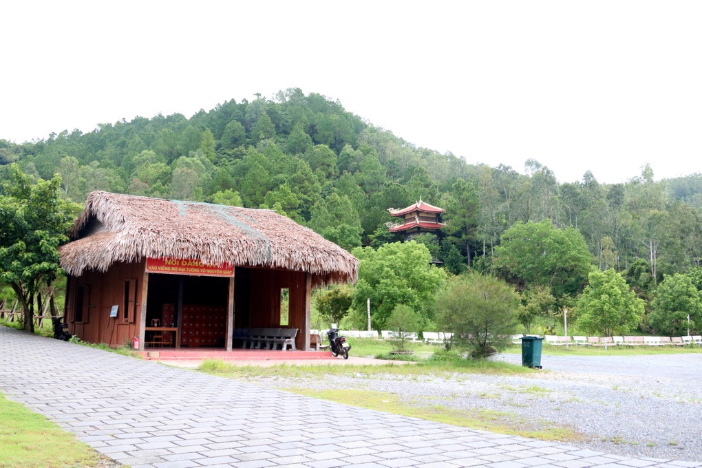 Phu nhân Đại tướng Võ Nguyên Giáp sẽ được an táng tại Vũng Chùa - Đảo Yến - 1 Phu nhân Đại tướng Võ Nguyên Giáp sẽ được an táng tại Vũng Chùa - Đảo Yến - 1