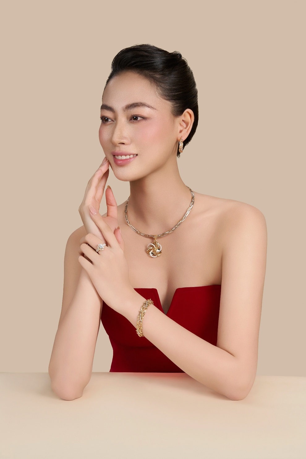 Black Friday: Bảo Tín Minh Châu ưu đãi tới 40% cho hàng nghìn mẫu trang sức cuối năm - 4 Black Friday: Bảo Tín Minh Châu ưu đãi tới 40% cho hàng nghìn mẫu trang sức cuối năm - 4