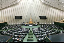 Iran gọi quân đội Mỹ là khủng bố, tuyên bố trừng phạt đáp trả