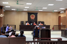 "Ăn chặn" tiền xét nghiệm Covid-19, cựu Giám đốc trung tâm y tế lĩnh án