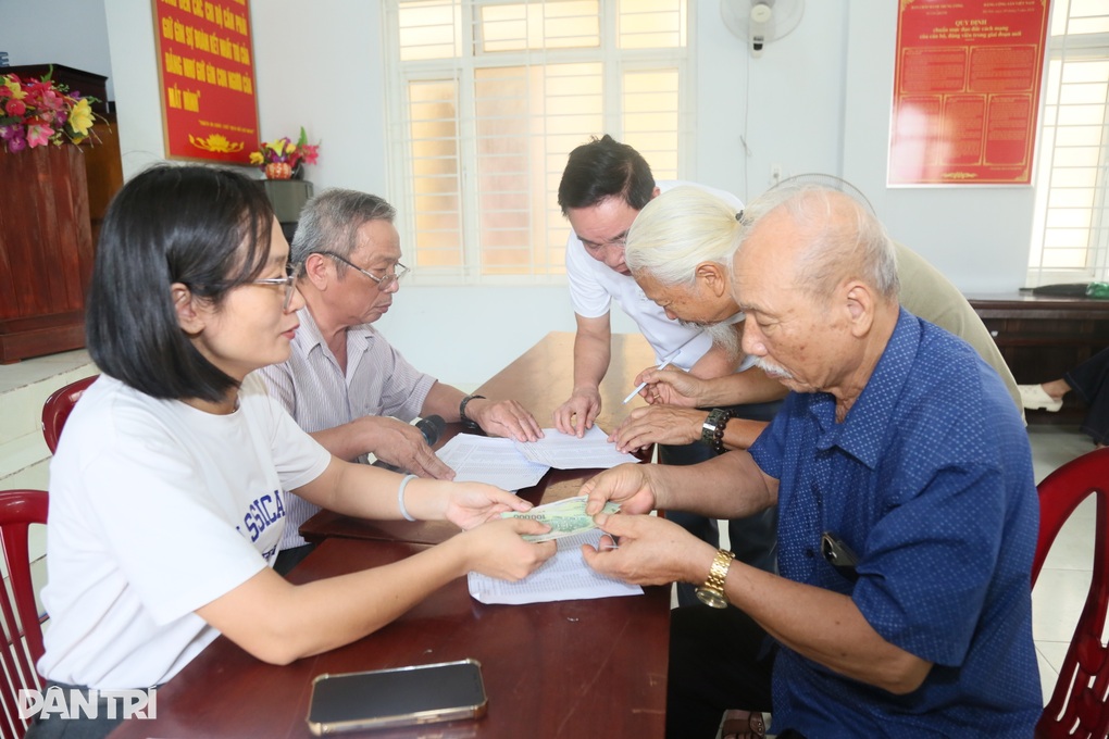 Bé trai mang tên Quốc Khánh và món quà đặc biệt khi cất tiếng khóc chào đời - 2 Bé trai mang tên Quốc Khánh và món quà đặc biệt khi cất tiếng khóc chào đời - 2
