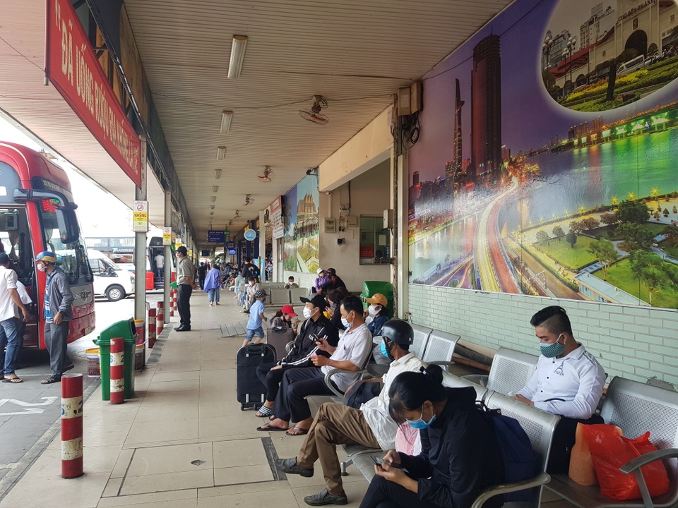 Người dân về quê.jpg