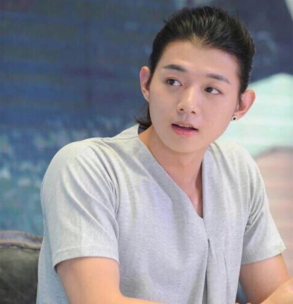 Thấy gì sau lệnh phong sát và sự trượt ngã của giới nghệ sĩ Hoa ngữ? - 3 Thấy gì sau lệnh phong sát và sự trượt ngã của giới nghệ sĩ Hoa ngữ? - 3
